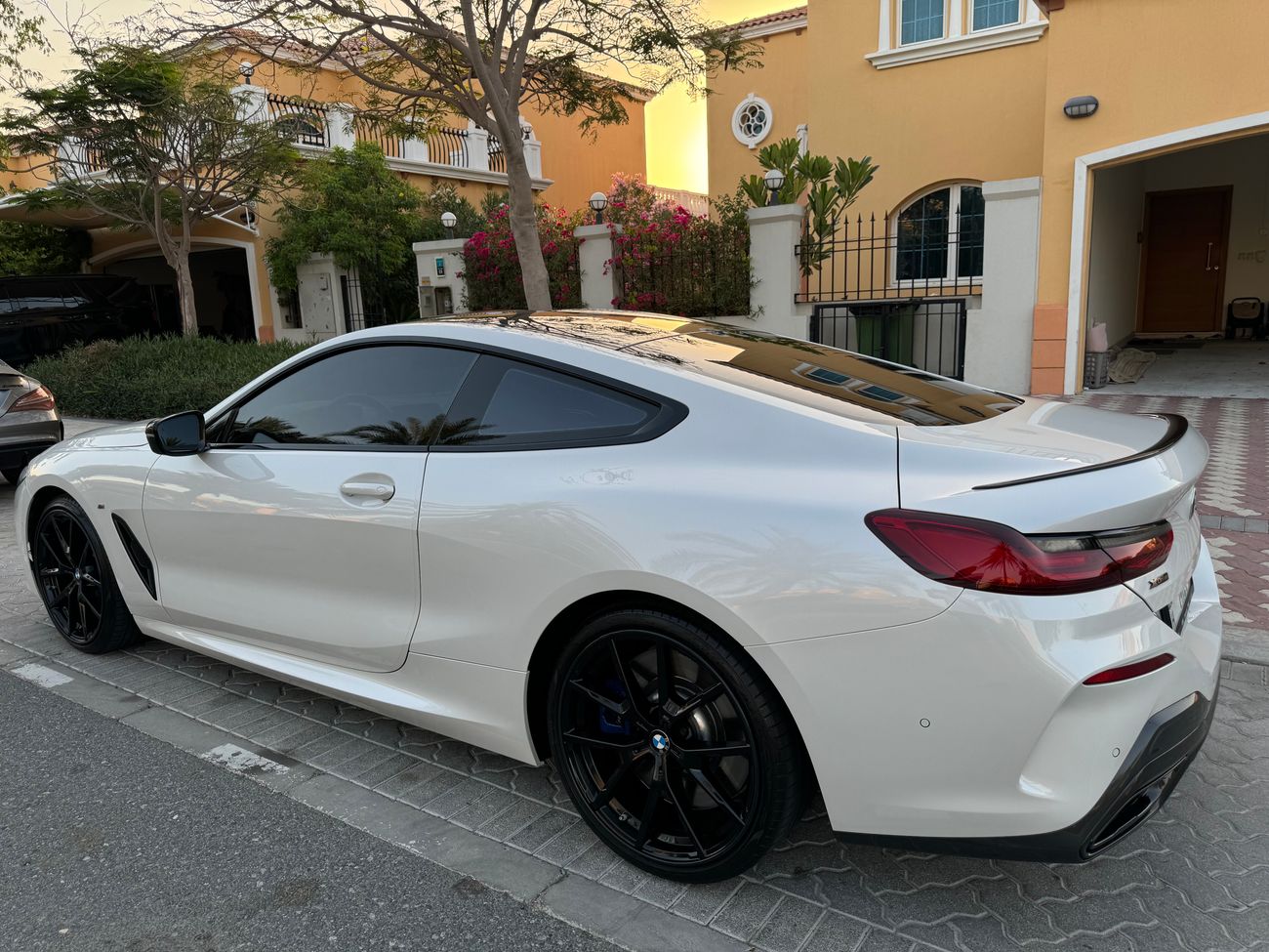 بي أم دبليو M850i