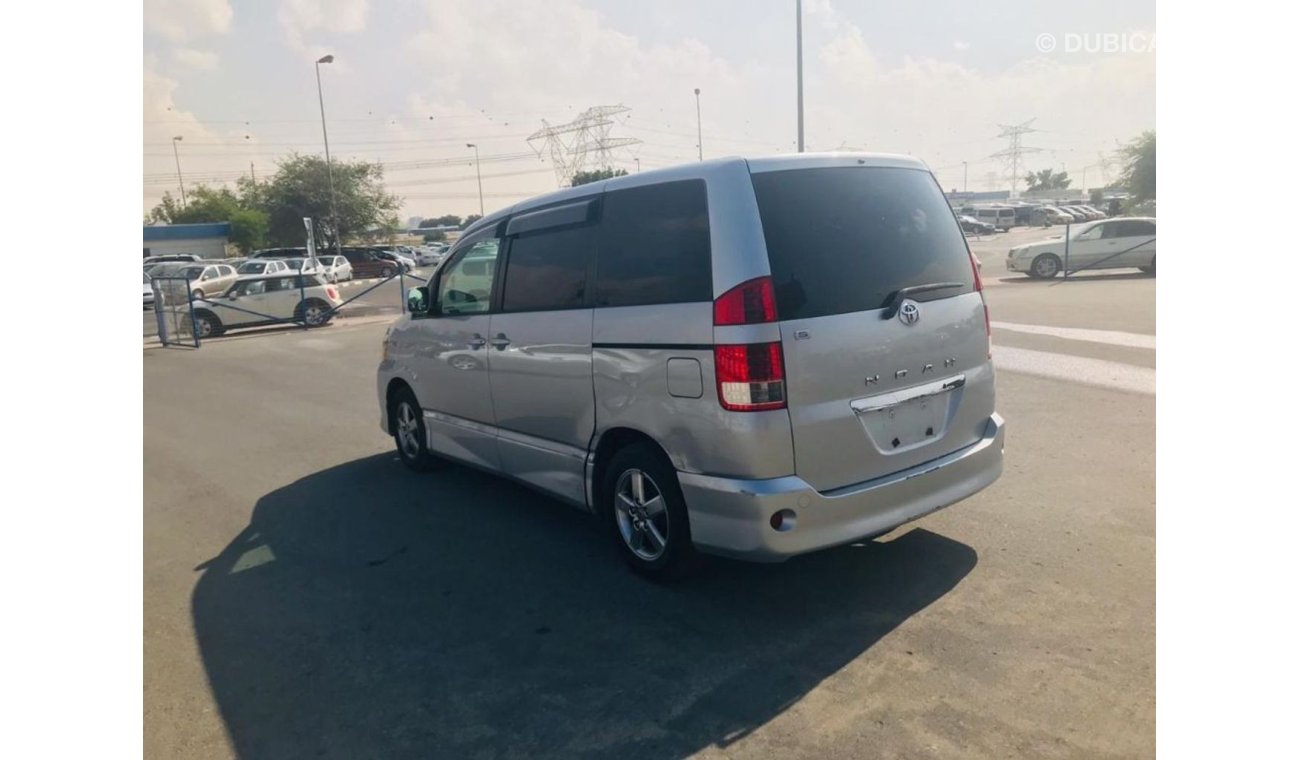 Toyota Noah TOYOTA NOHA //// FULL OPTION //// 2004 //// GOOD CONDITION //// KILOMETERS LOW //// SPECIAL OFFER //