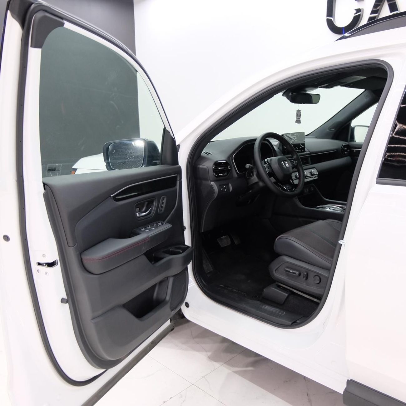 هوندا بايلوت Honda Pilot White 2024 Black Edition-3.5L-4WD-Car is in Excellent Condition, Accident Free, Brand Ne