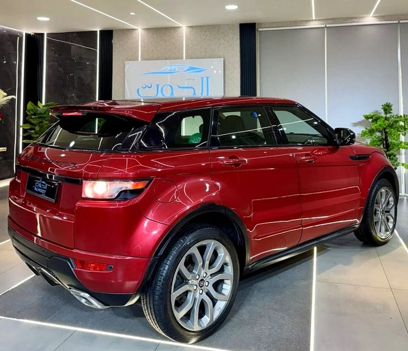 Land Rover Range Rover Evoque DYNAMIC PLUS LOVELY RED || TOP RANGE || GCC || PANORAMIC || LOW MILEAGE
