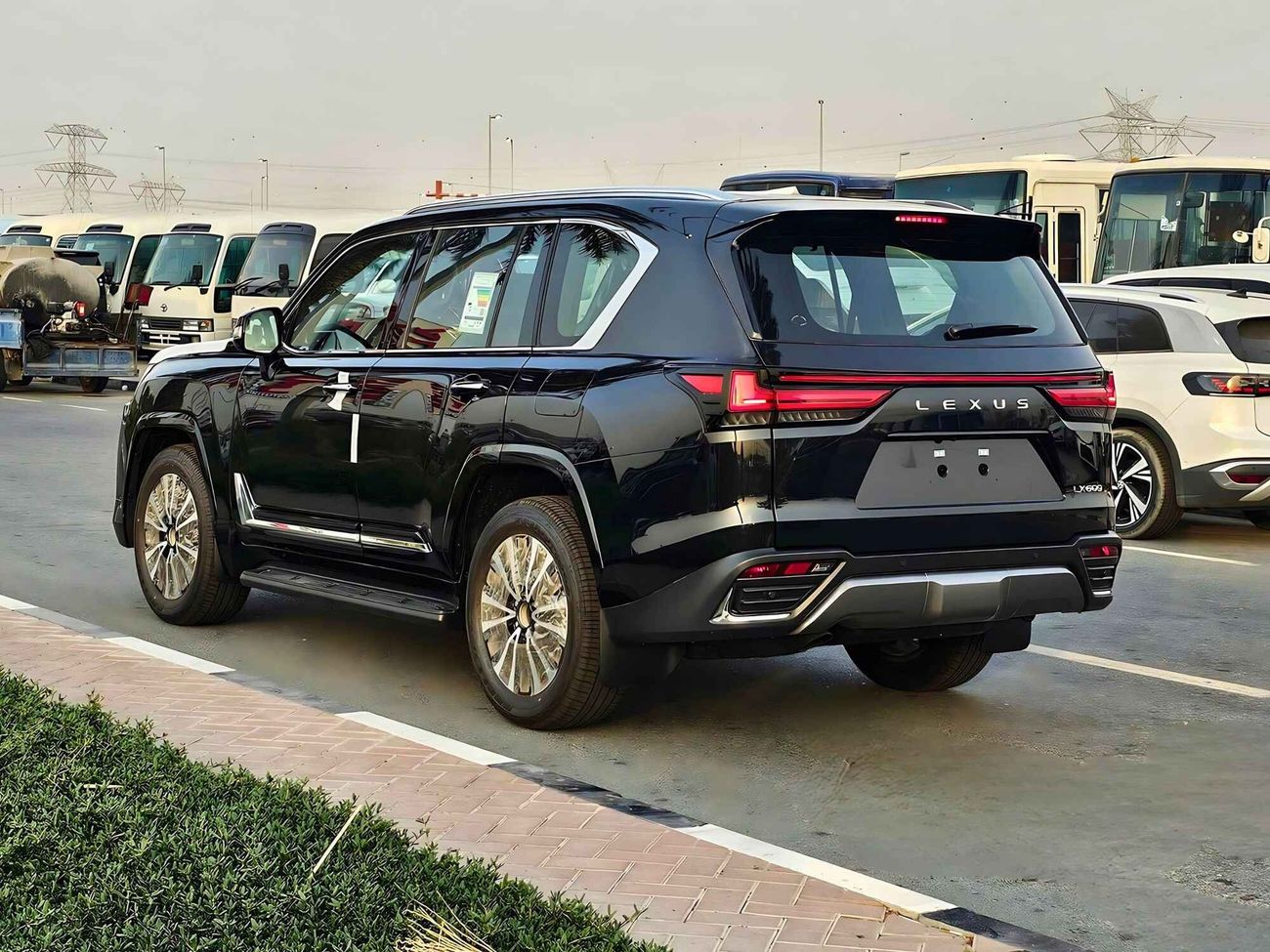 Lexus LX 600 3.5L SIGNATURE | MARK LEVINSON | HUD | 7 SEATS | RADAR | TOP VARIANT | (CODE# 68009)