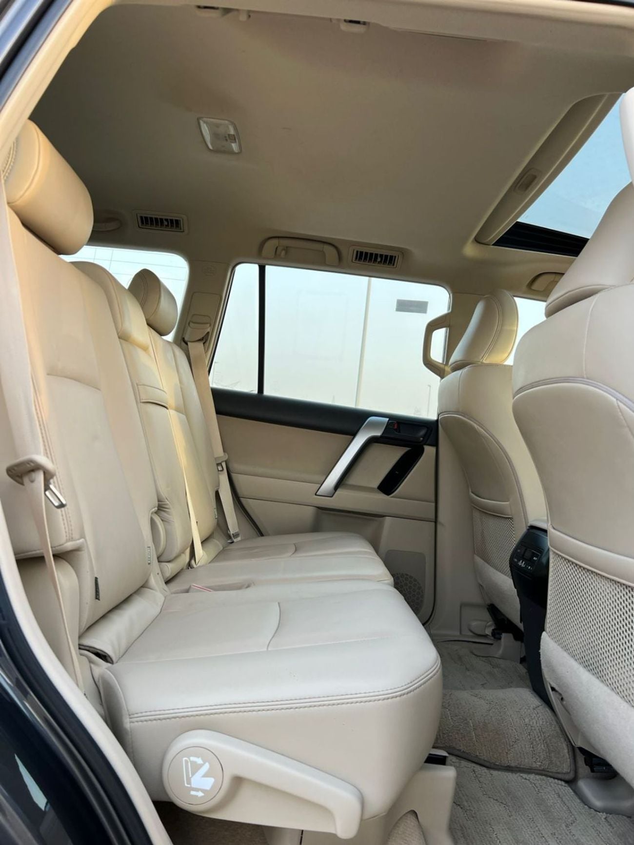 Toyota Prado TX-L 2022 Toyota Prado Full Option 4.0L V6 - AWD 4x4 GCC- Electric Seat - Rear CAM & Sensors - Cool B