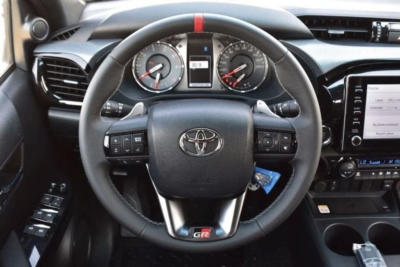 تويوتا هيلوكس GR Sport 2.8L