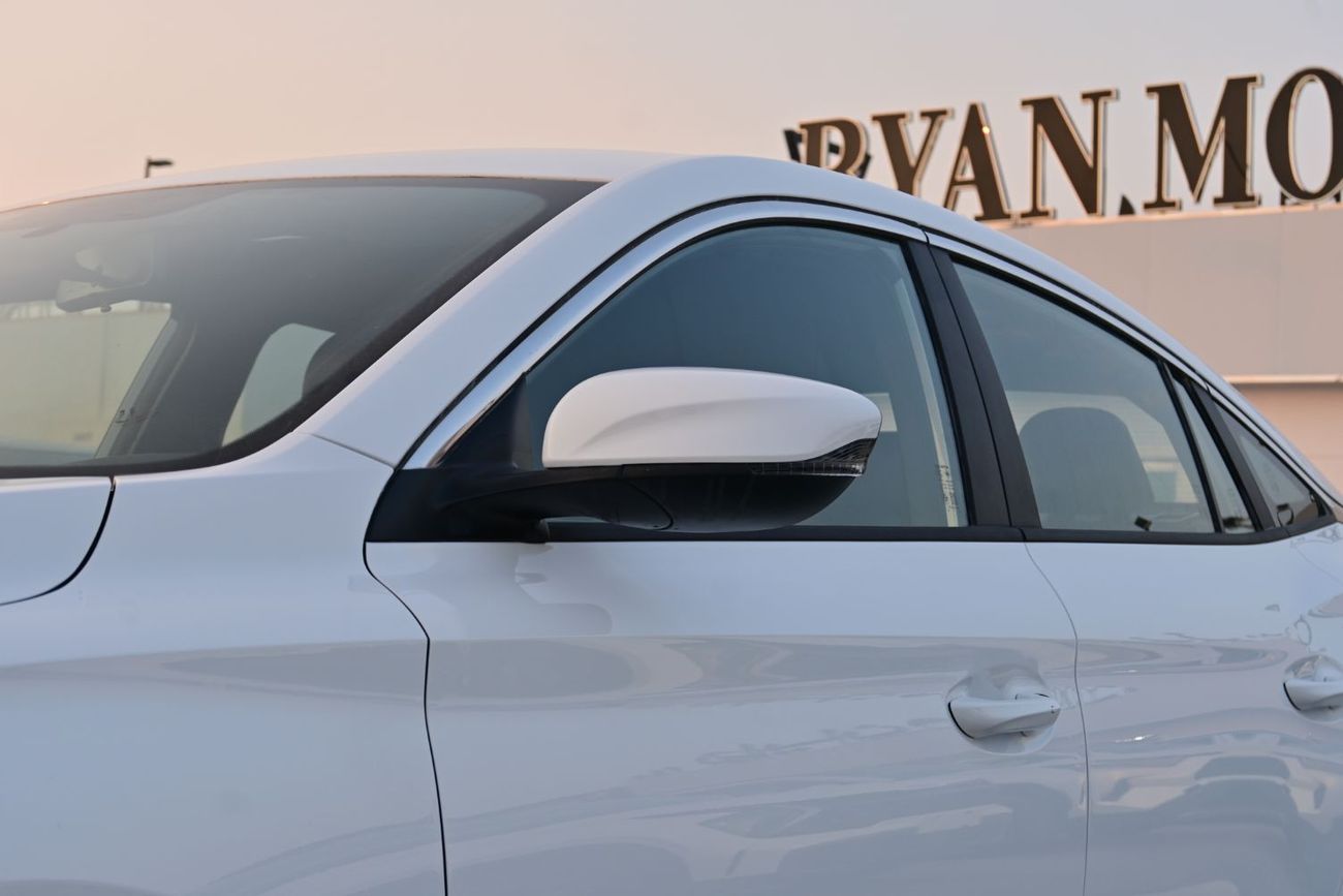 MG 5 MG MG5 STD 1.5L CVT Petrol, Model 2025, Color White