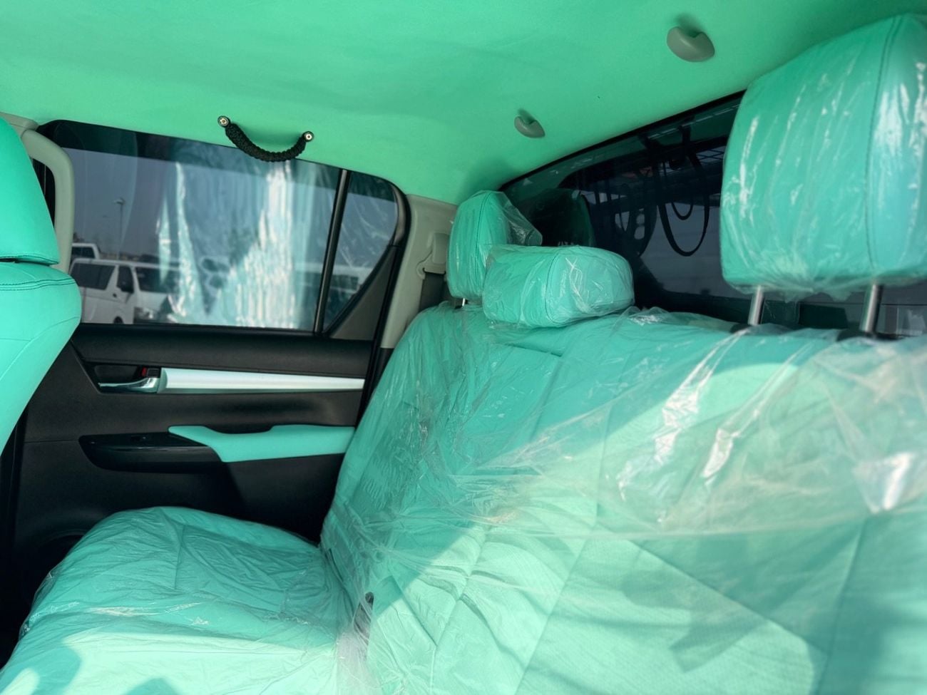 تويوتا هيلوكس GLX 2.7L Double Cab Utility 4WD A/T