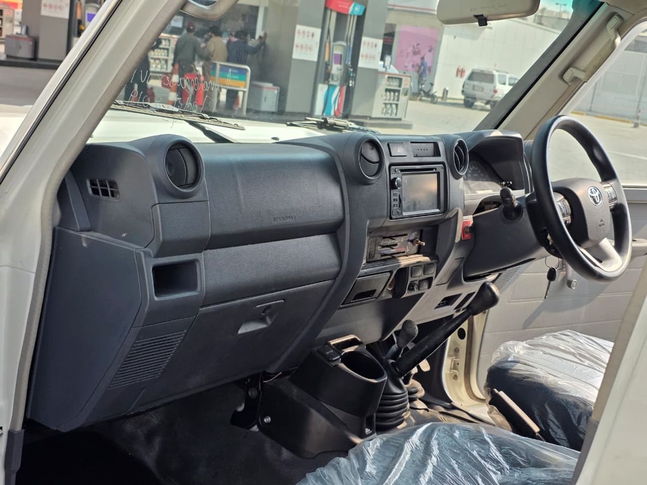 Toyota Land Cruiser 70 LC76 hardtop RHD 4WD 4.5L 1VD V8 Diesel Engine Manual Gear 5 Seats 5 Doors