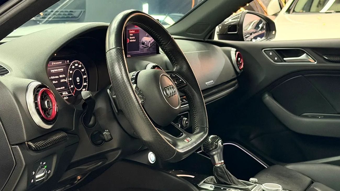 Audi S3 TFSI quattro 2.0L