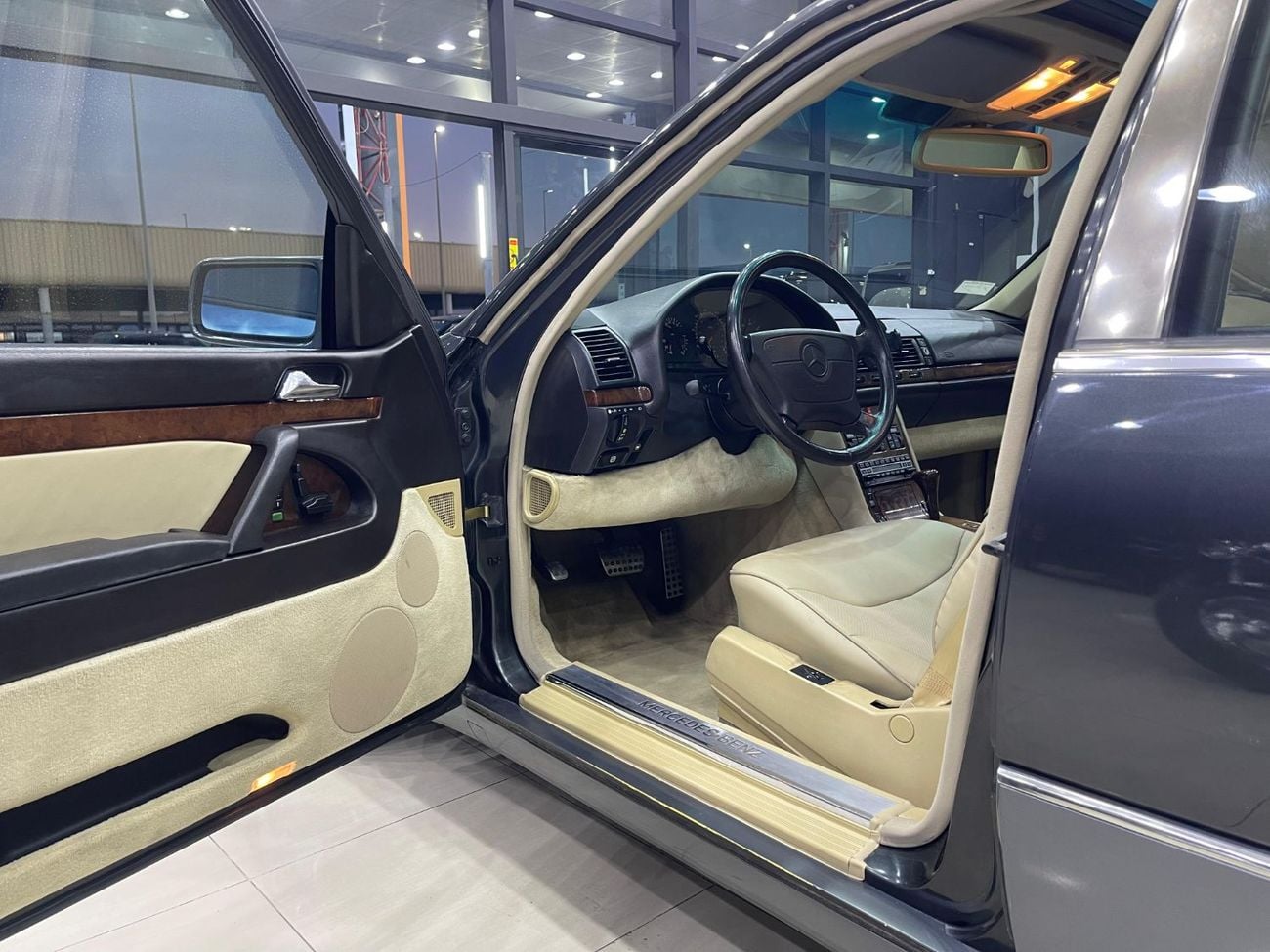 Mercedes-Benz 500 SEL