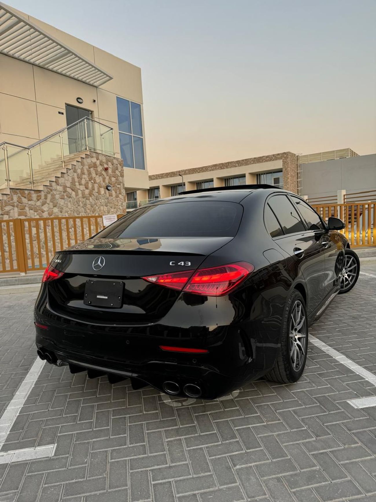 مرسيدس بنز سي 43 ايه ام جي 4MATIC