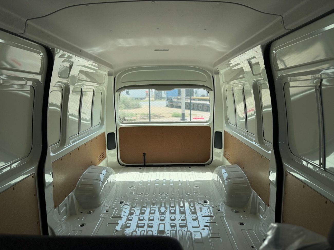 تويوتا هاياس Toyota Haice 3.5L Cargo manual 2026