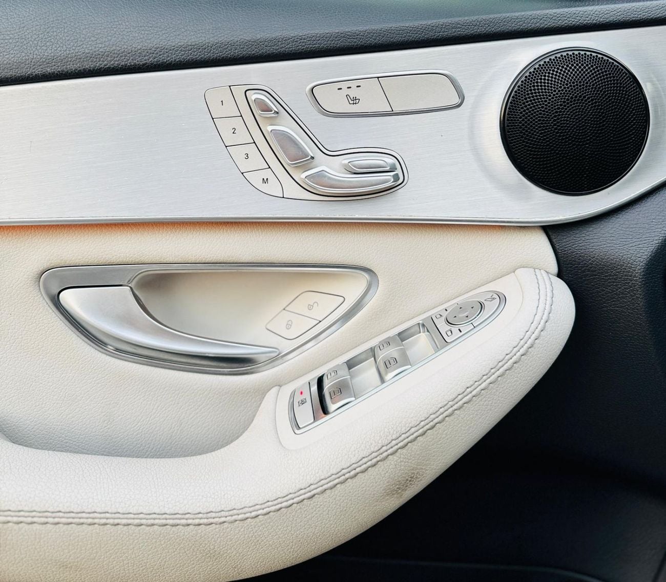 مرسيدس بنز C 300 STD