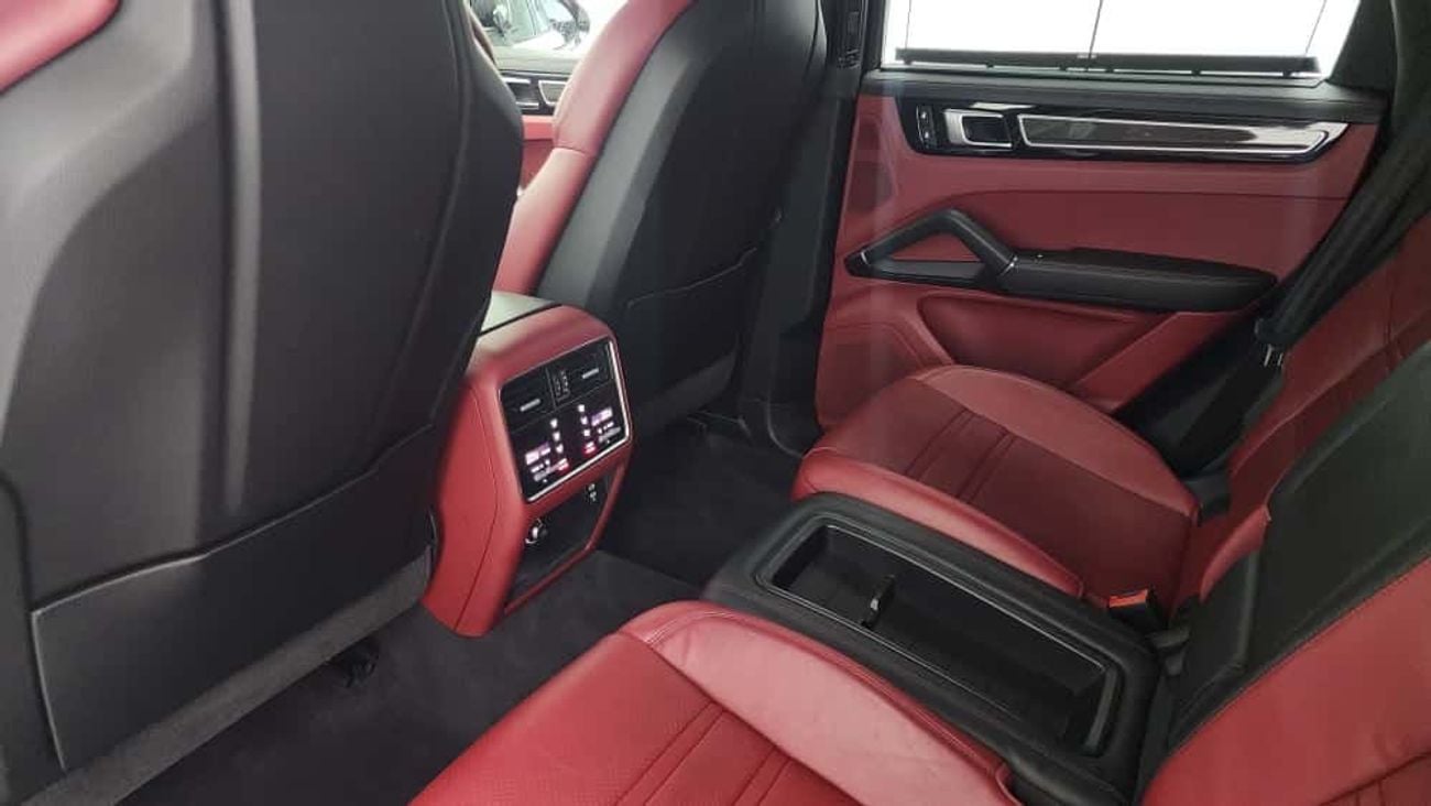 بورش كايان Base Coupe