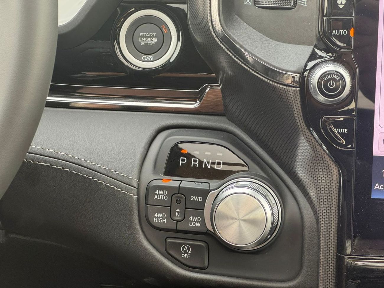 رام 1500 2025 Ram 1500 Limited Night Edition 3L Hurricane I6