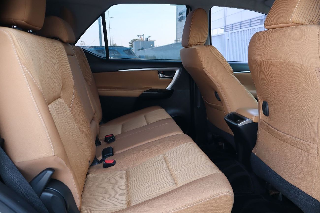 Toyota Fortuner GXR GCC V6