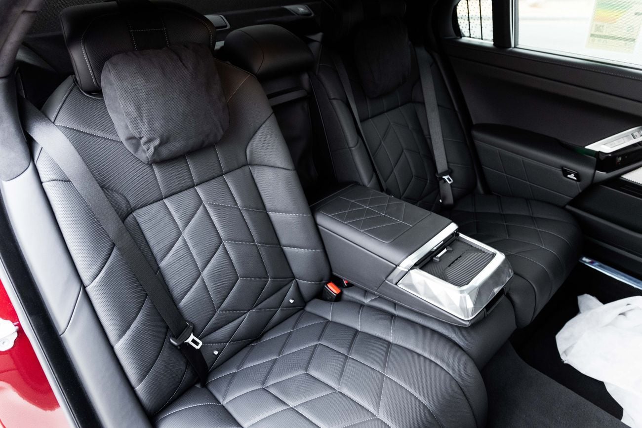 BMW 740i BMW 740i M Sport Individual – 2026 | GCC | Only 2,050 KM | 2 Years Warranty | AED 449,000