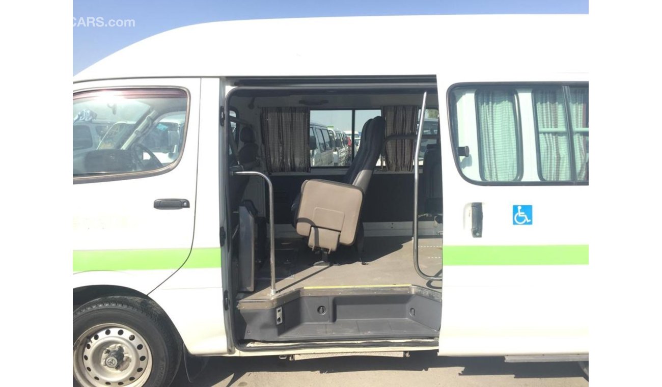 تويوتا هاياس Hiace Commuter RIGHT HAND DRIVE (Stock no PM 335 )