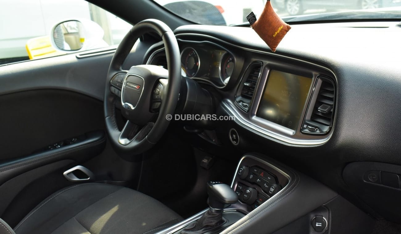 Dodge Challenger SRT 6.4L V8