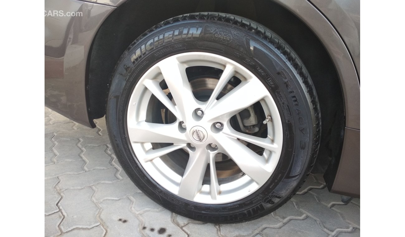 نيسان ألتيما 2016 بنى فتحة سقف جلد خليجى حالة وكالة بدون صبغ بدون حوادث ممتاذة ماشية قليل