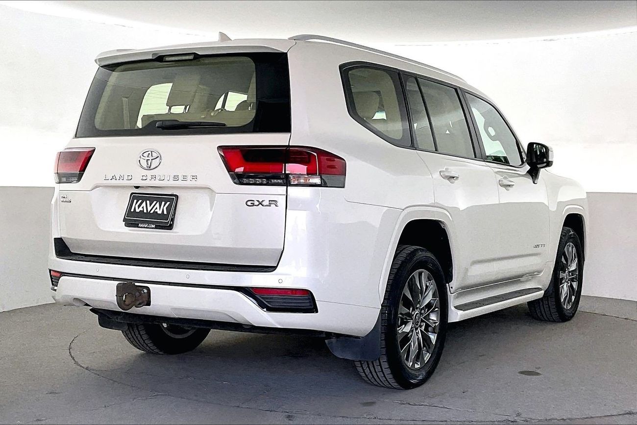 Toyota Land Cruiser GXR | National Day Celebration | Guaranteed Warranty | 0 Down Payment