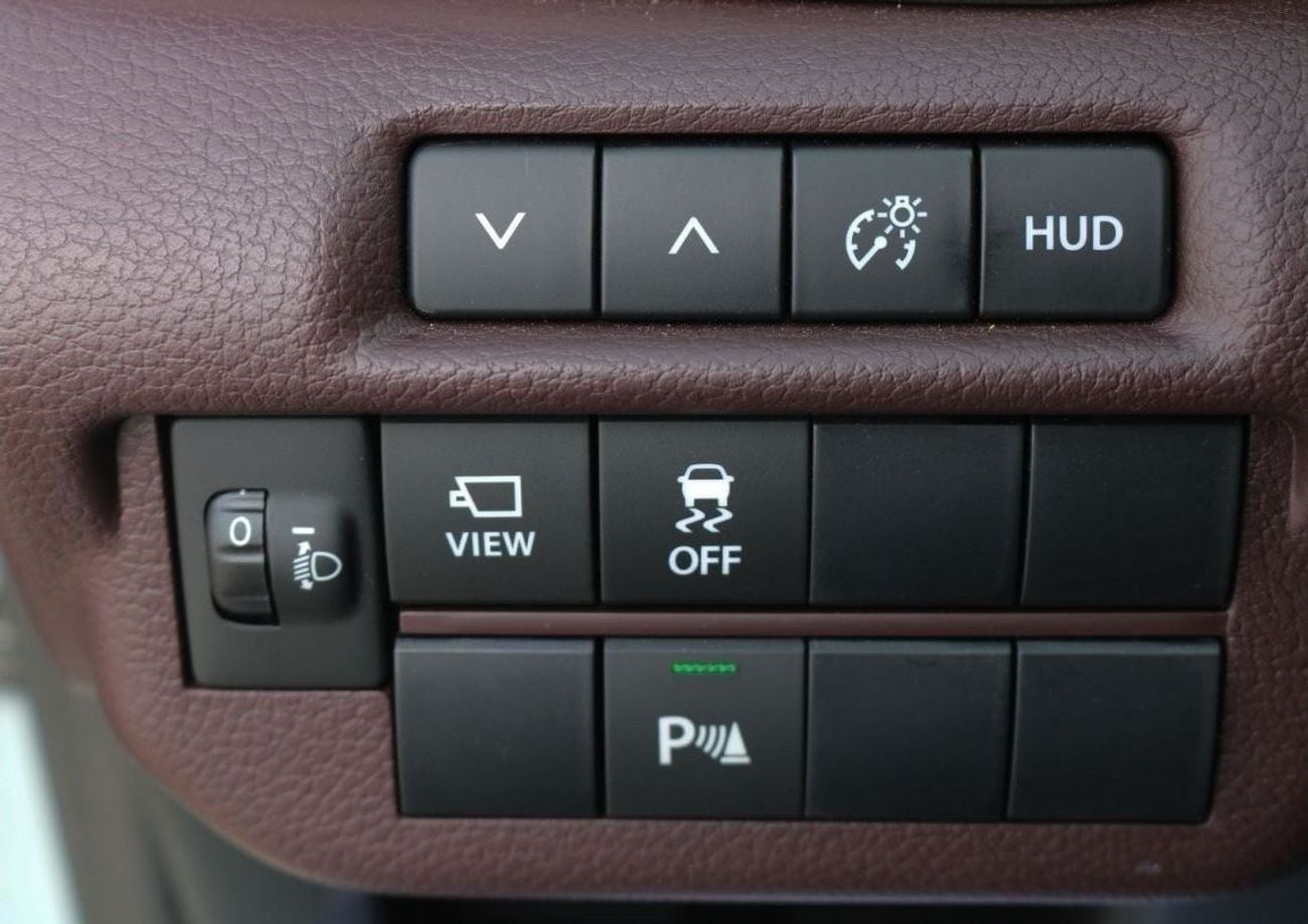 سوزوكي فرونكس 2025 GLX | 9 inch Display Audio | 360 Camera | HUD | 6 Airbags | EXPORT ONLY