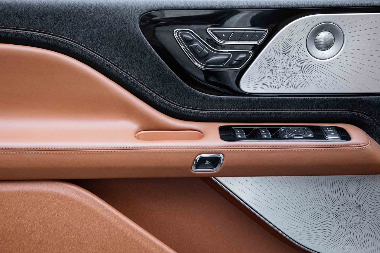 لينكولن أفياتور Aviator Presidential | 3,917 P.M | 0% Downpayment | Excellent Condition!