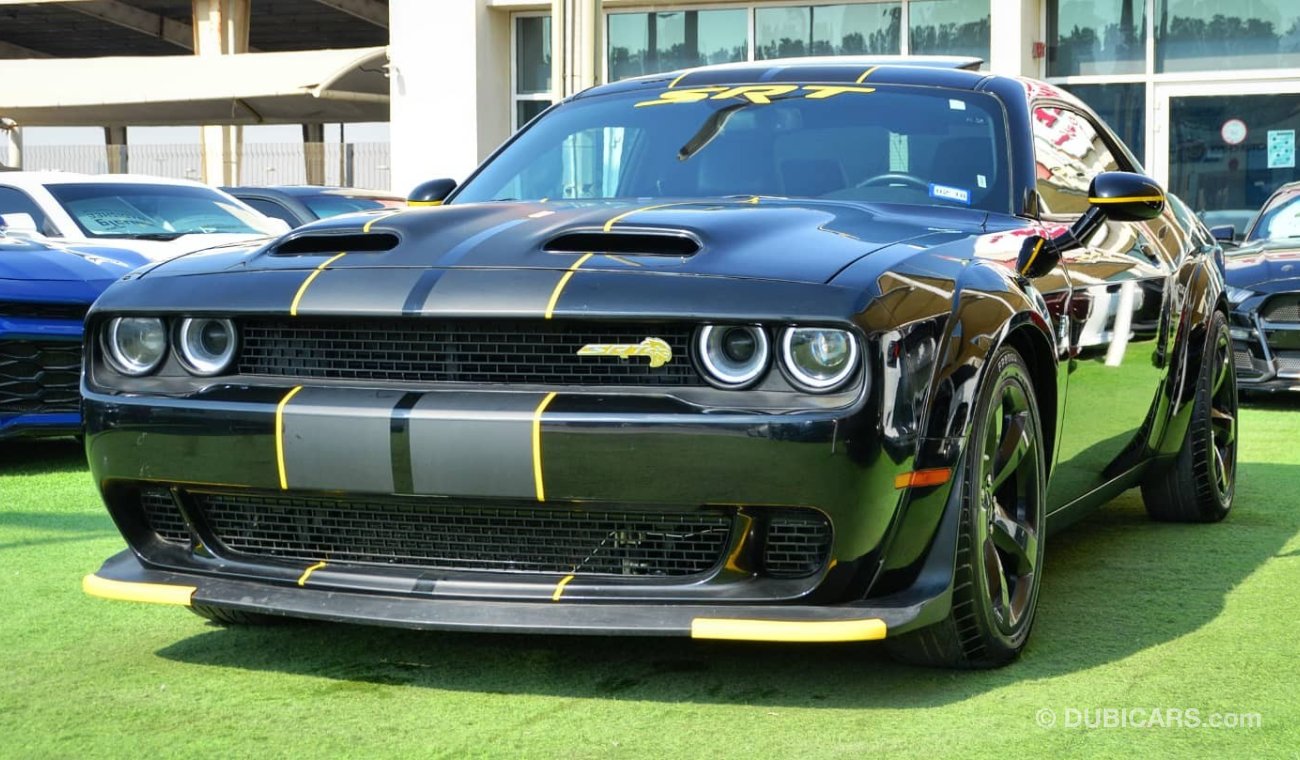 دودج تشالينجر Challenger SRT Scat Pack V8 6.4L 2016/ MANUAL/ Original AirBags/ FullOption/Very Good Condition