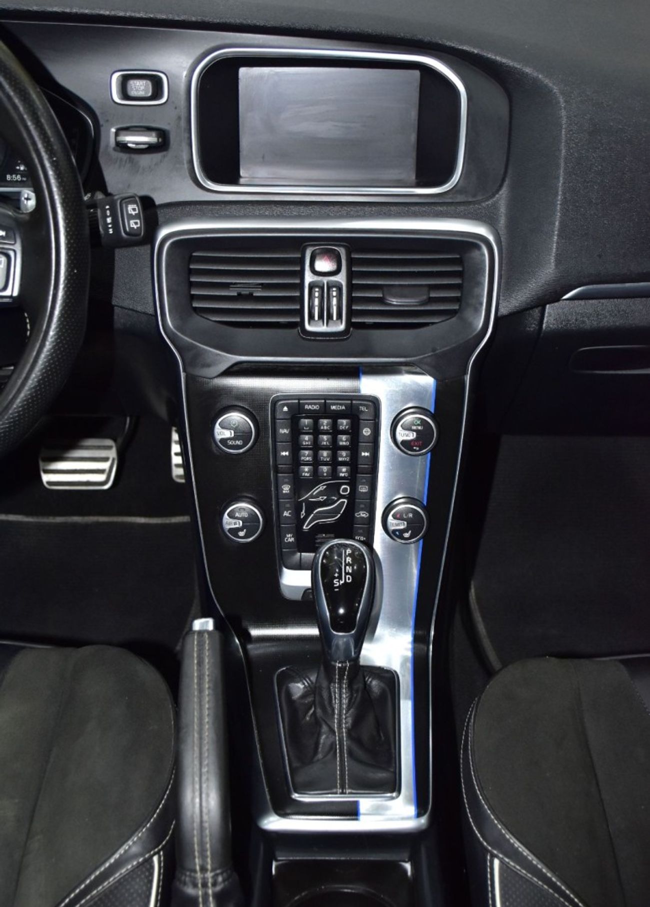 فولفو V40 EXCELLENT DEAL for our Volvo V40 T5 ( 2016 Model ) in Grey Color GCC Specs