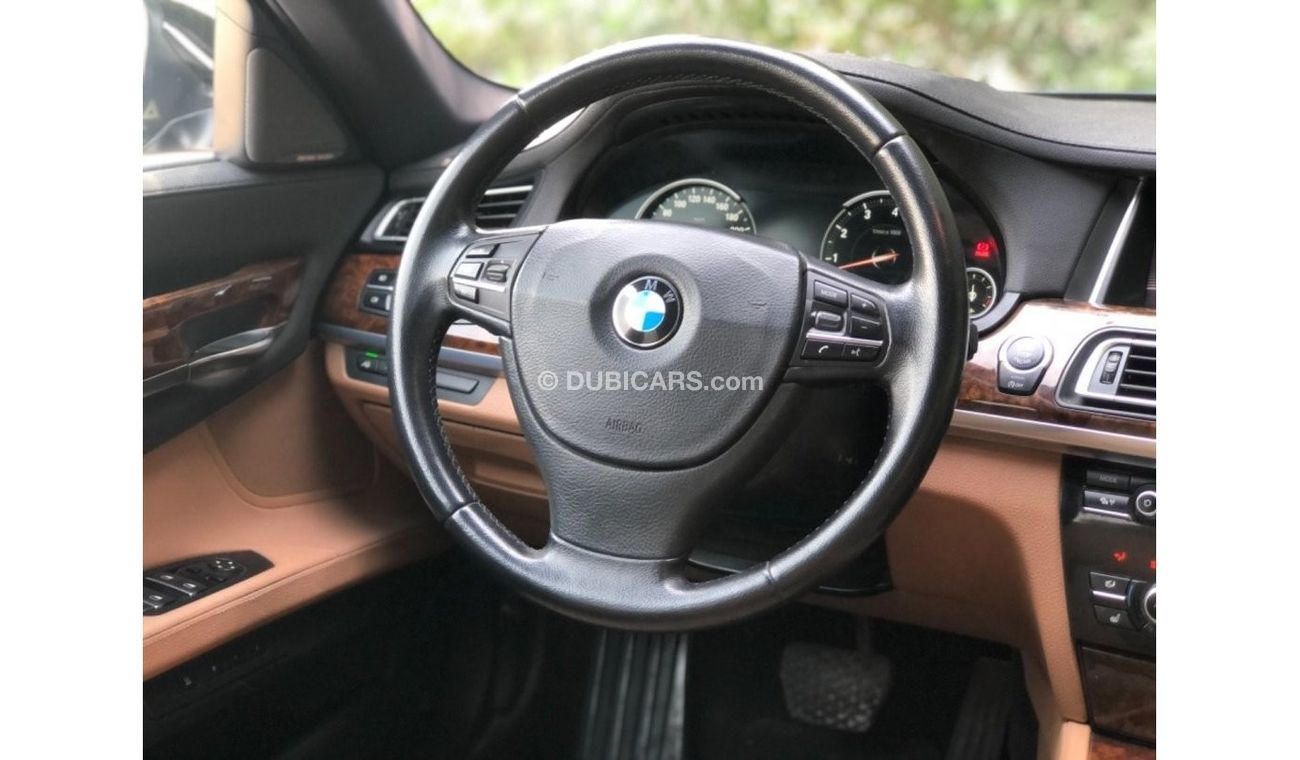 BMW 740Li Exclusive MODEL 2015 GCC CAR PERFECT CONDITION INSIDE AND OUTSIDE FULL OPTION SUN ROOF LEATHER SEATS