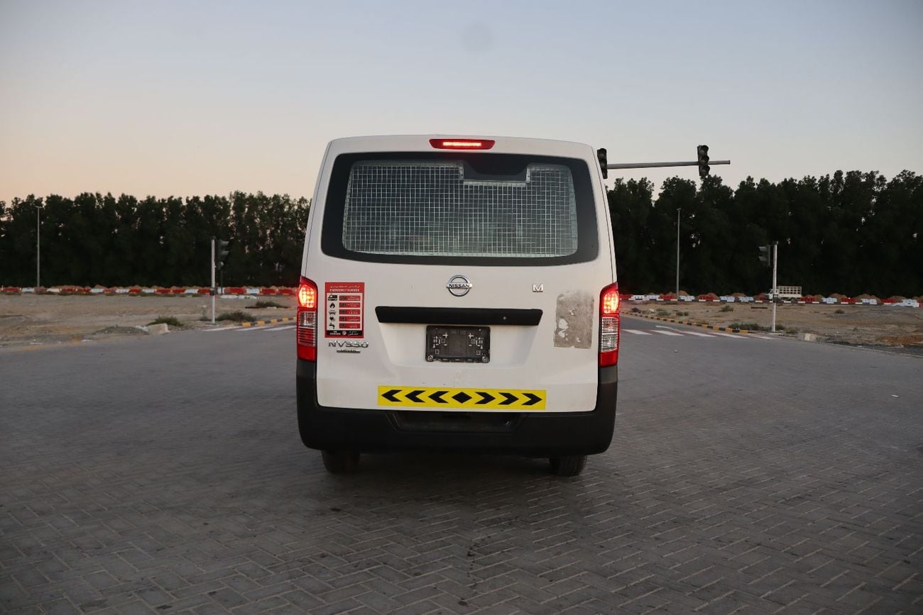 Nissan Urvan STD