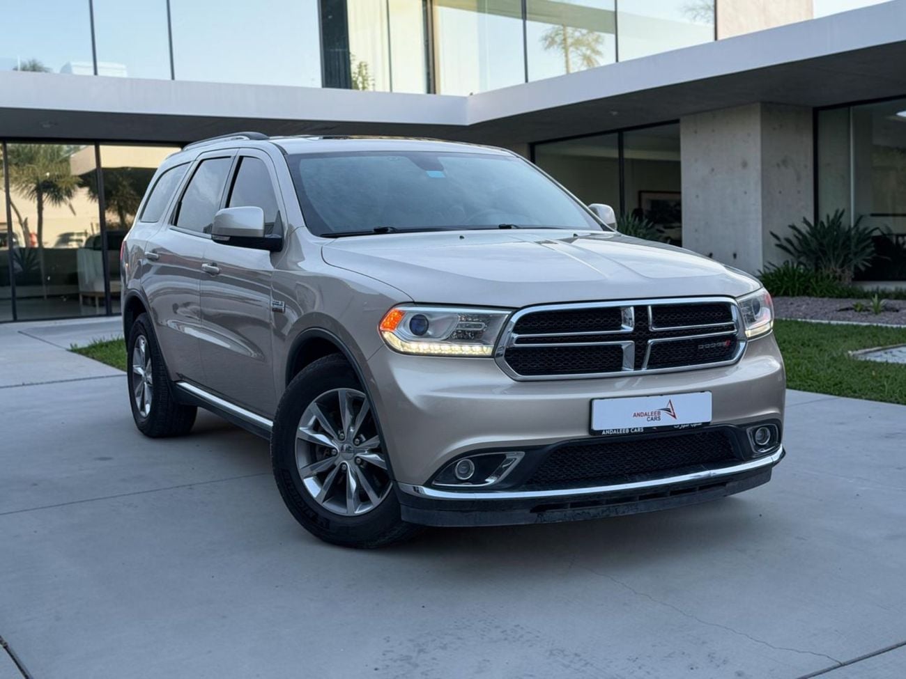 دودج دورانجو DODGE DURANGO HEMI LIMITED | 5.7L V8 | 2015 | GCC SPECS