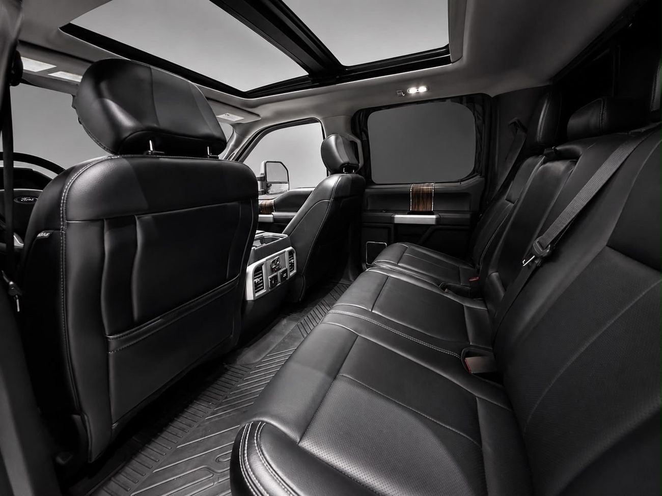 Ford F-150 XLT CREW CAB