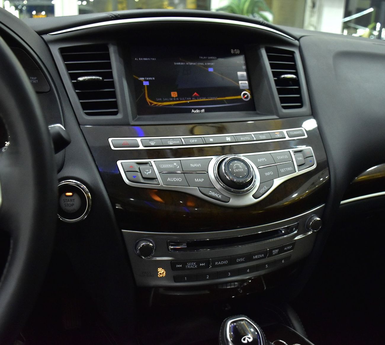 إنفينيتي QX60 EXCELLENT DEAL for our Inifiniti QX60 ( 2018 Model ) in White Color GCC Specs