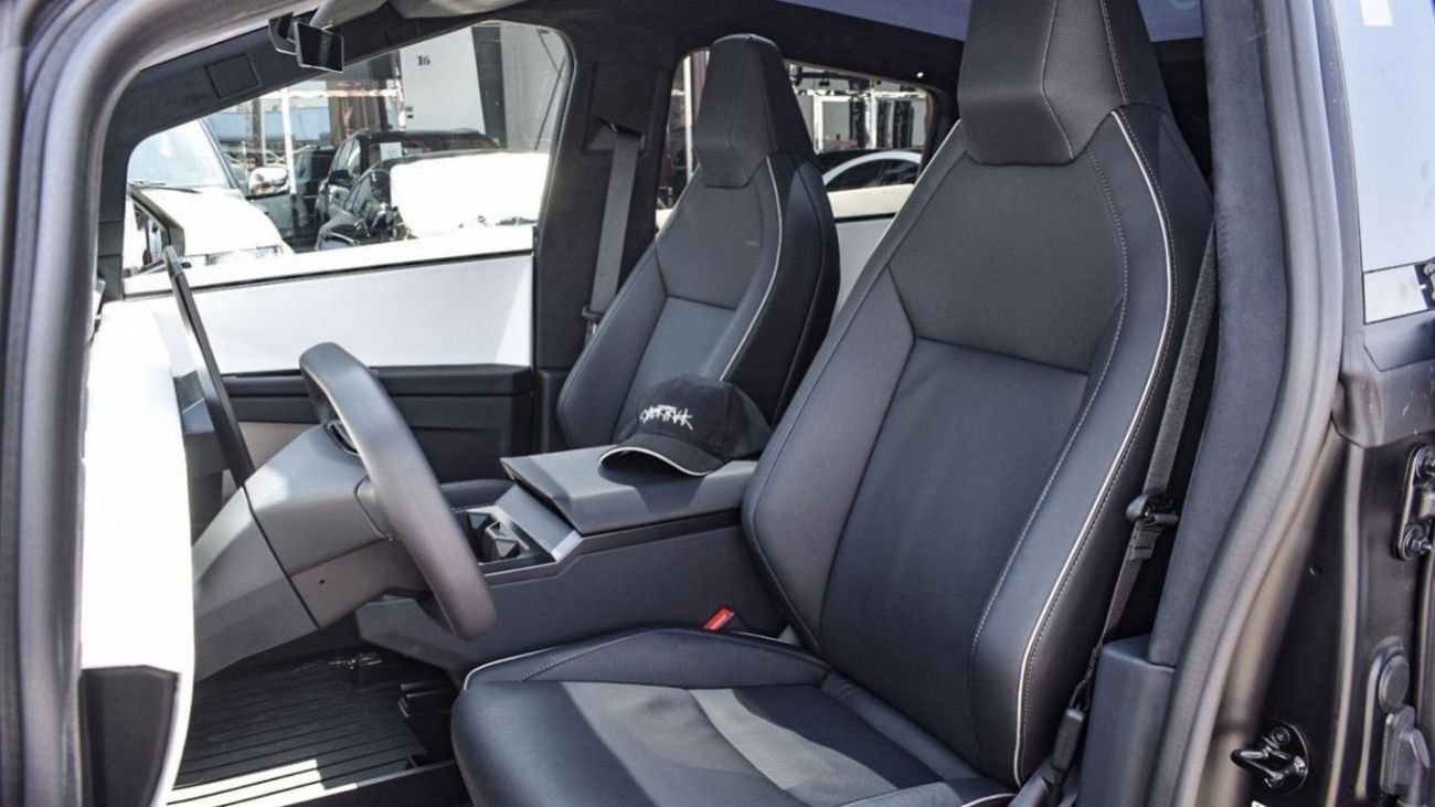 تسلا سايبرتراك Tesla Cybertruck / 2024