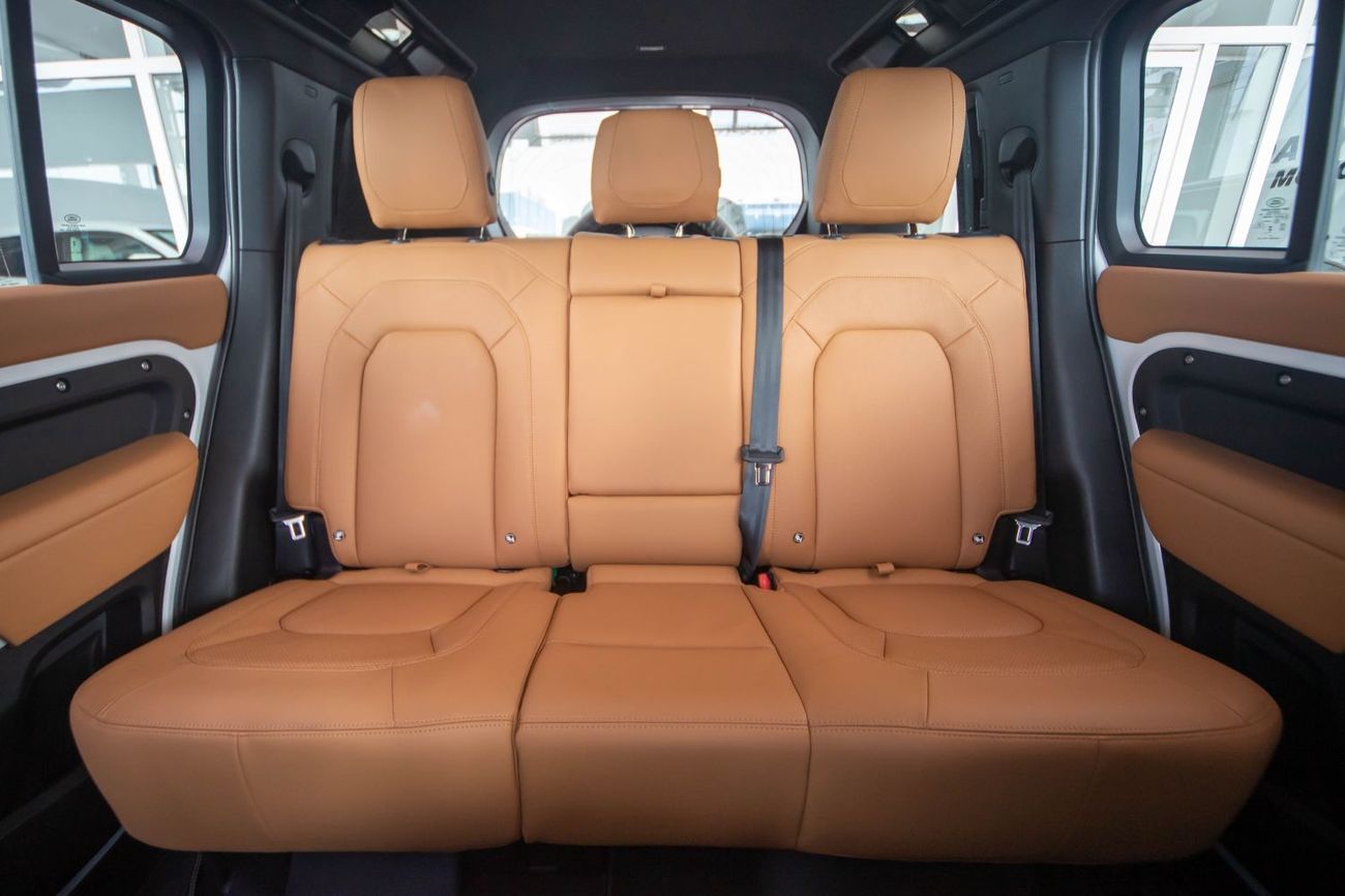 لاند روفر ديفندر P400 90 HSE 3.0L (5 Seater)