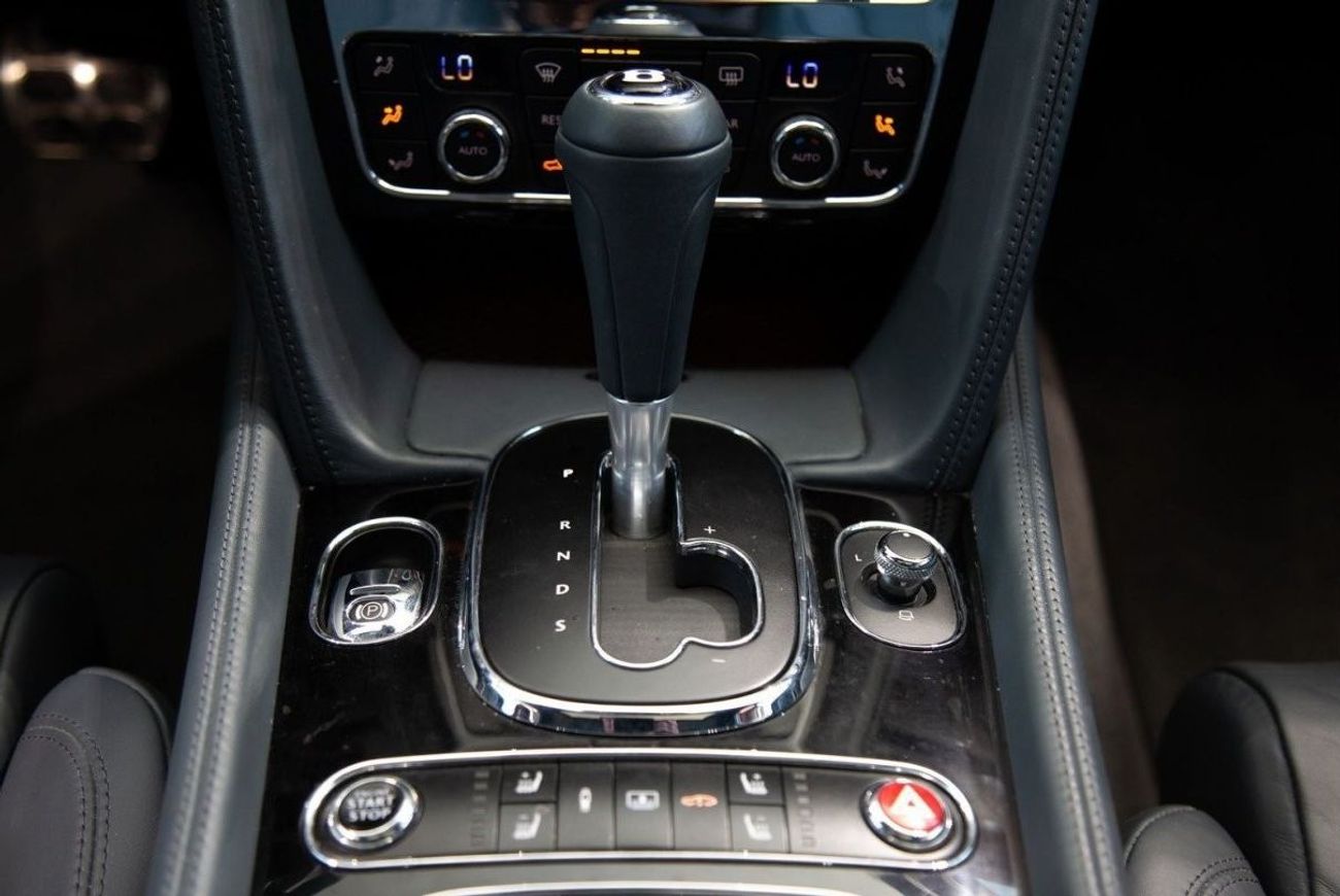 Bentley Flying Spur Bentley Flying Spur V8