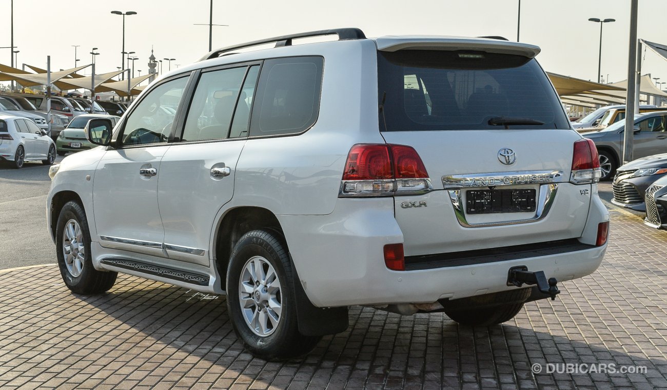 Toyota Land Cruiser GXR V8