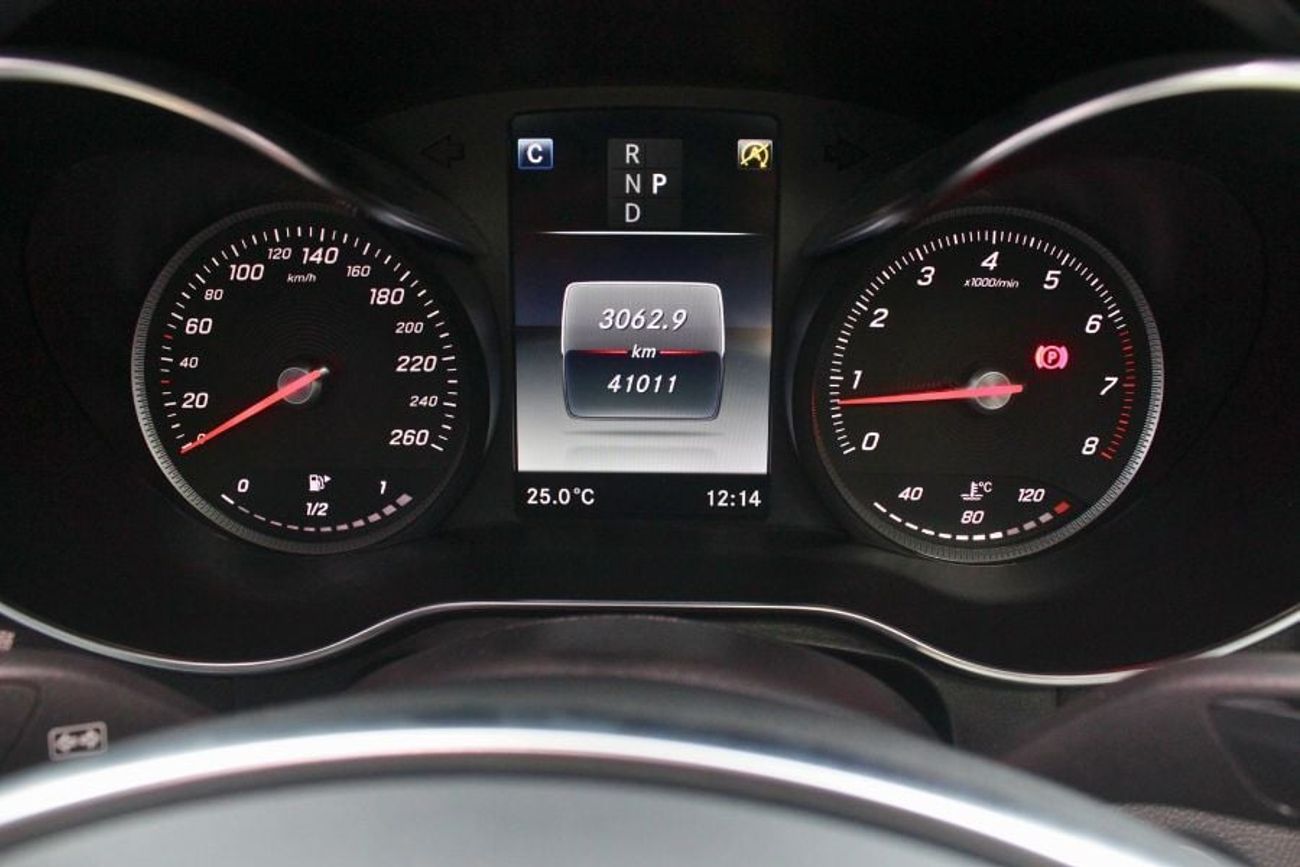 مرسيدس بنز GLC 250 4MATIC 2.0L