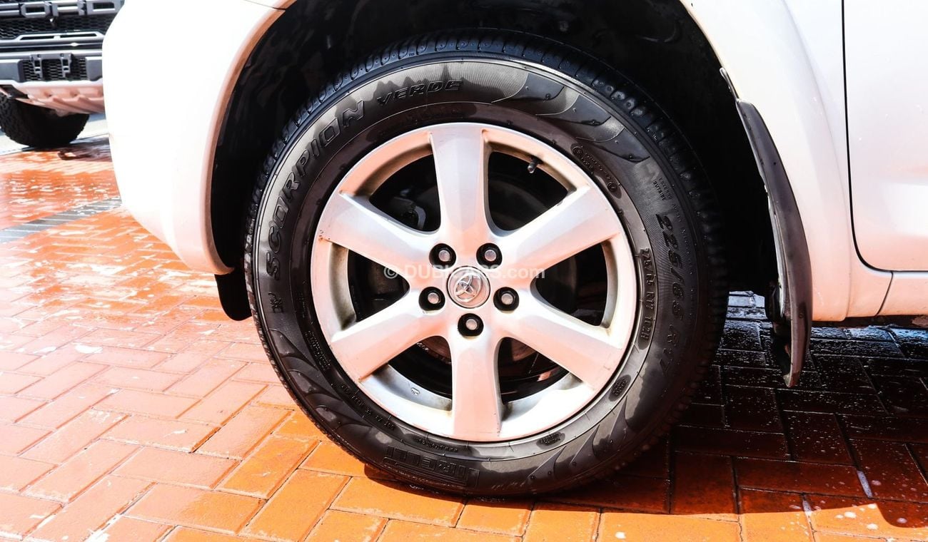 تويوتا راف ٤