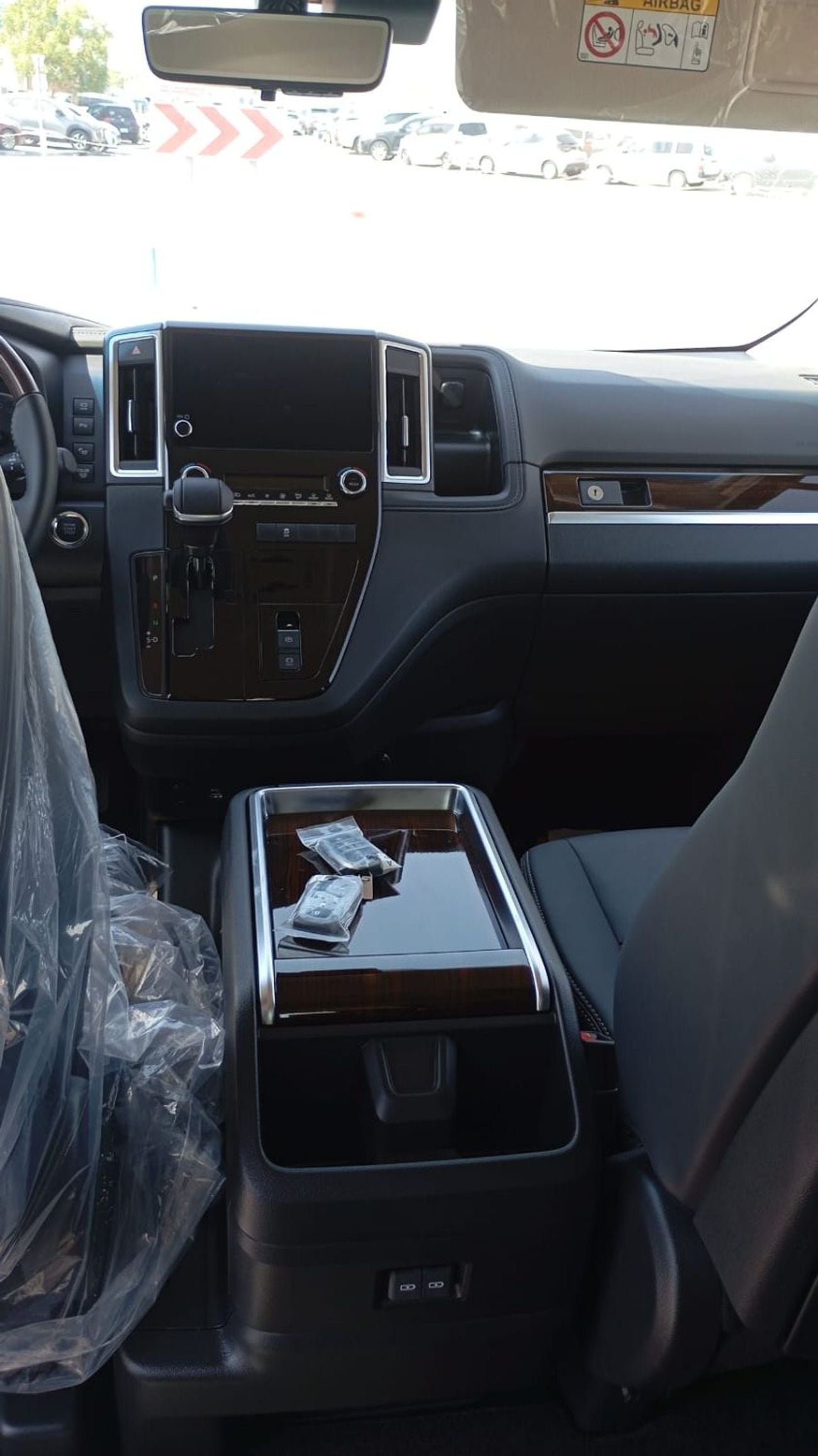 Toyota Granvia PREMIUM Luxury