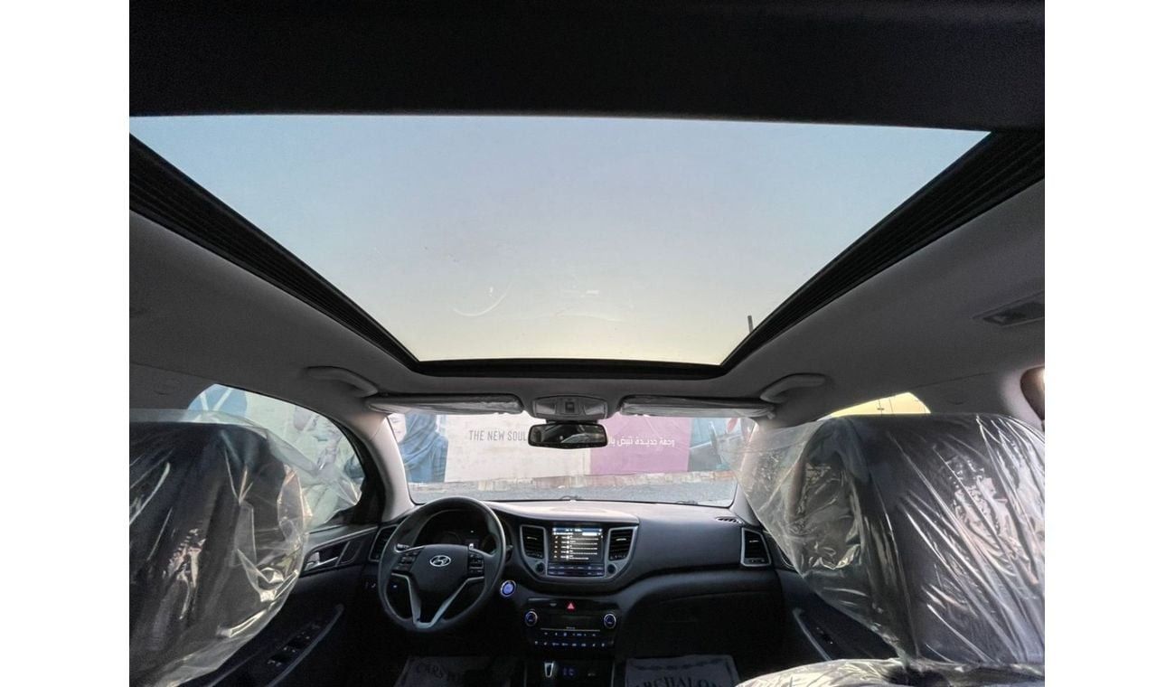 Hyundai Tucson Basic Panorama 1.6L In excellent condition and requires no expenses