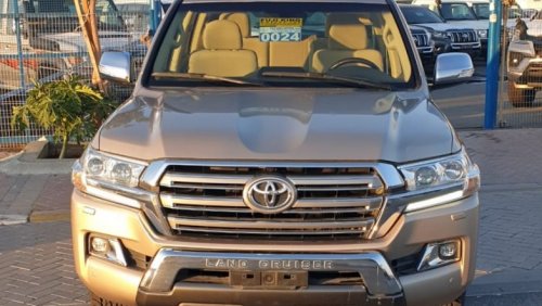 Toyota Land Cruiser GXR - V6 - PETROL (FULL OPTION)