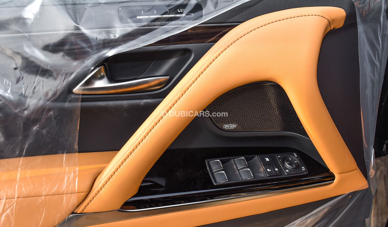 Lexus LX 600 3.5L V6  7 Seater