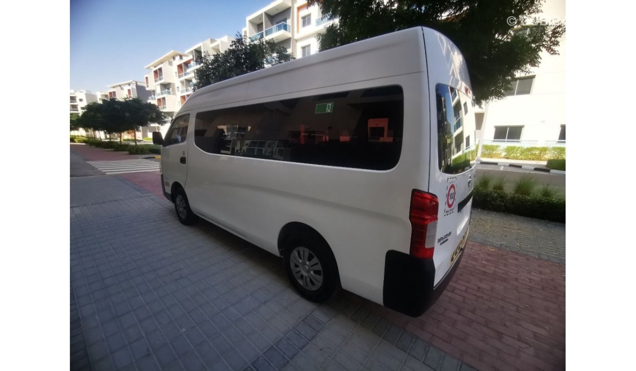 Nissan Urvan Microbus SAS