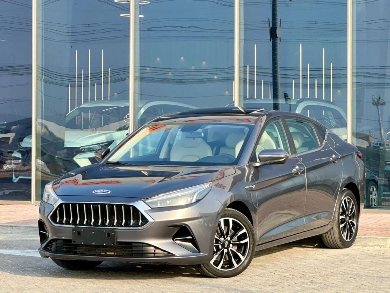 JAC J7 570-Monthly l GCC l Cruise, Sunroof, Leather Seats l Accident Free