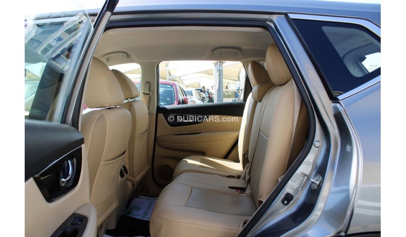 Nissan XTrail ACCIDENTS FREE - GCC - ORIGINAL PAINT - PERFECT CONDITION INSIDE OUT