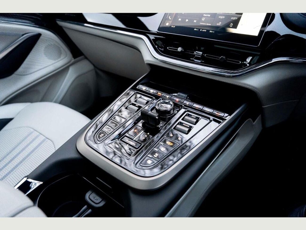 Aston Martin DBX 4.0 V8 707 Auto 4WD Euro 6 (s/s) 5dr (EXPORT ONLY) Right hand drive