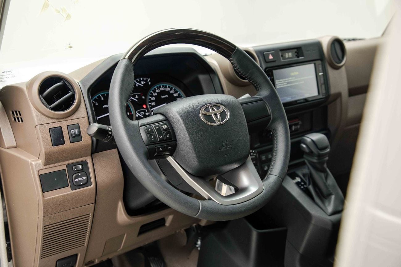 تويوتا لاند كروزر بيك آب LC79 4.0L - Beige Inside Beige | Export Only