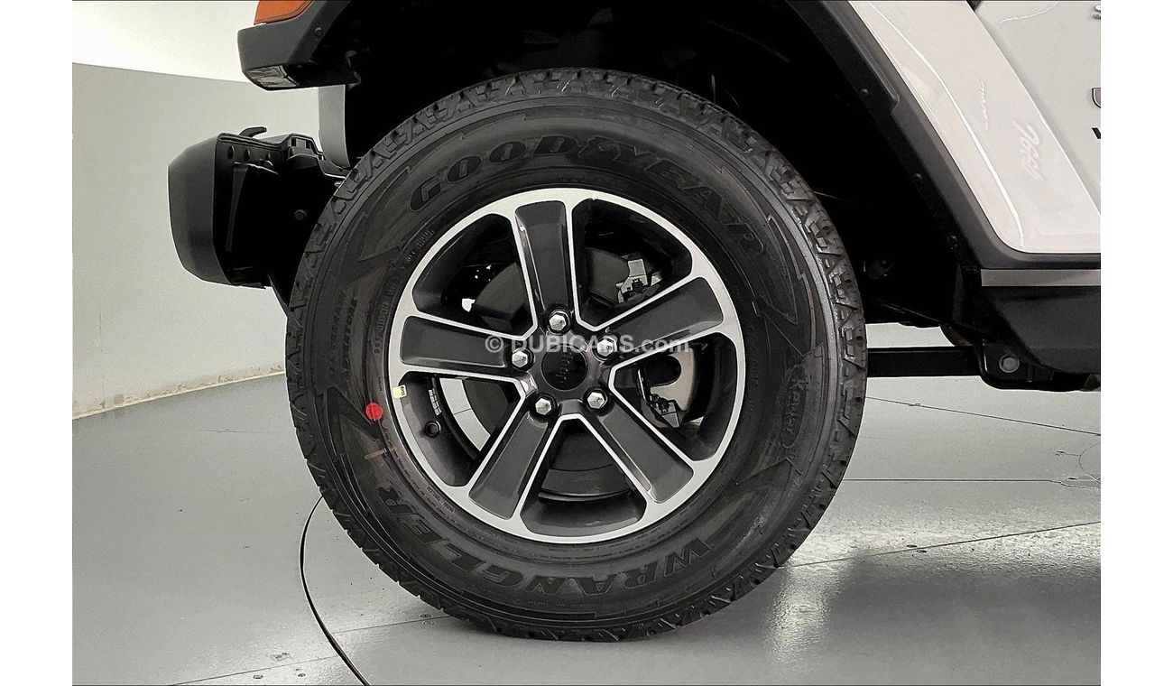 Jeep Wrangler Sahara Plus Unlimited | 1 year free warranty | 0 down payment | 7 day return policy