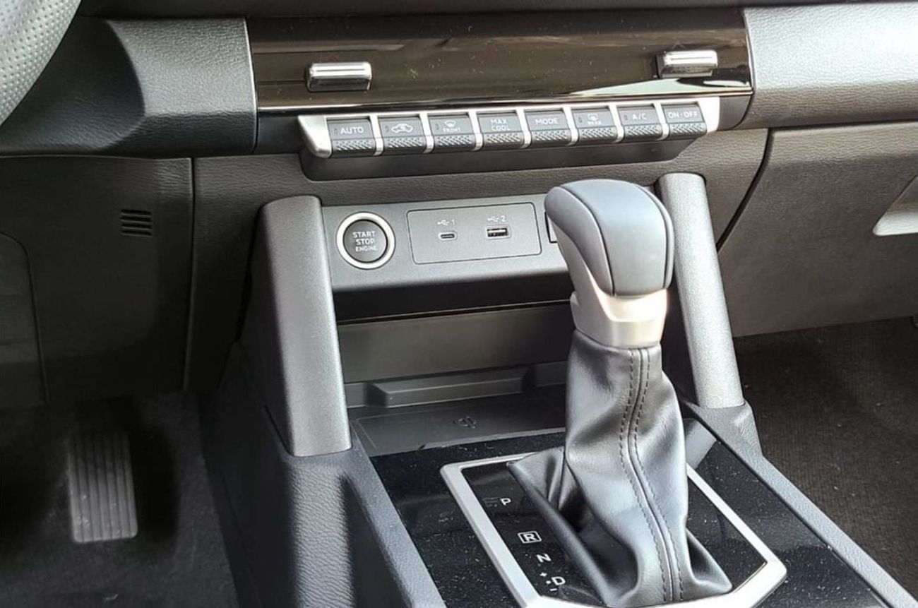 Mitsubishi L200 Sportero 2.4L DSL DC 4WD 6AT Chrome Edition