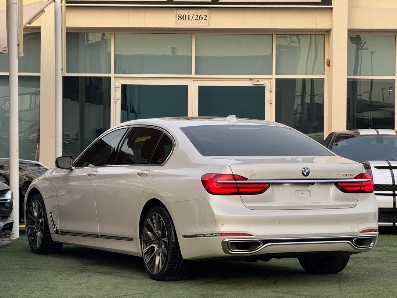 BMW 730Li Excellence Multimedia 2.0L